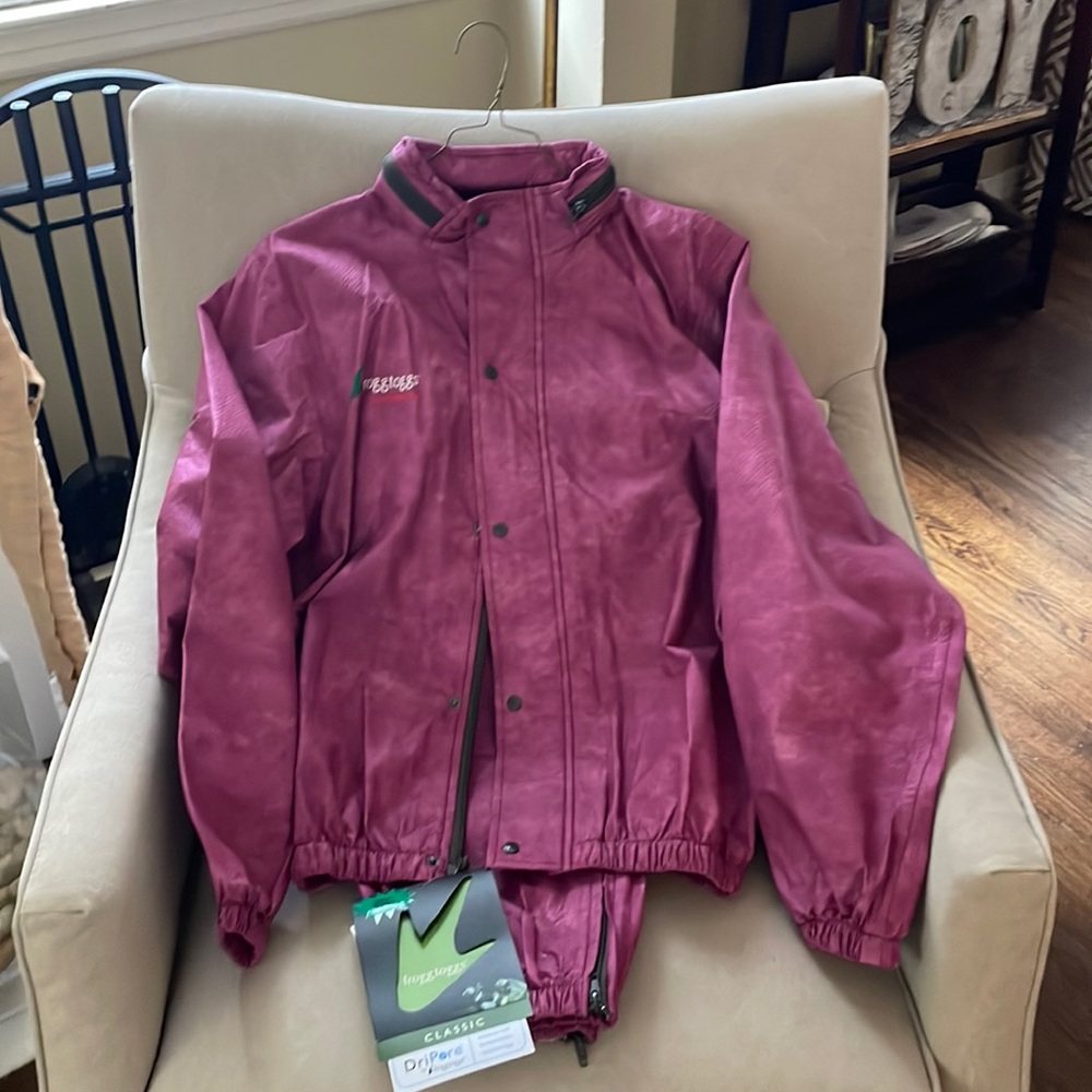 Women Frogg Toggs Cherry/Magenta Jacket and Pants Size Medium Zip in hood